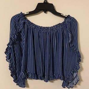 American Eagle Outfitters Top with bell style sleeves size XS